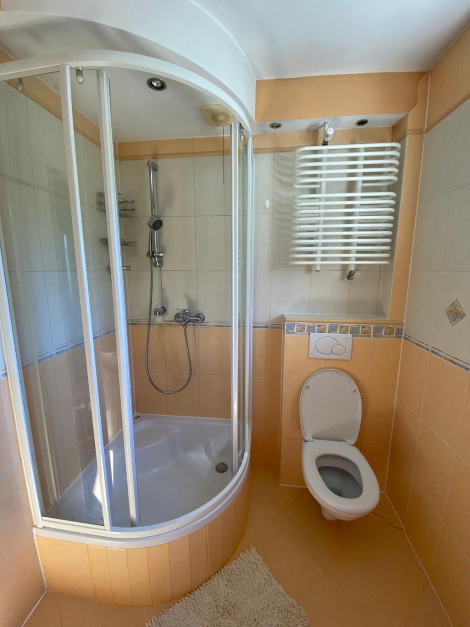 Villa Przytulny Dom Pod Jabloniami Przy Targach Kielce Exterior foto